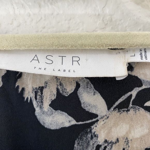 ASTR The Label Dress Womens Large Wrap Floral ADR94244 - Picture 7 of 8